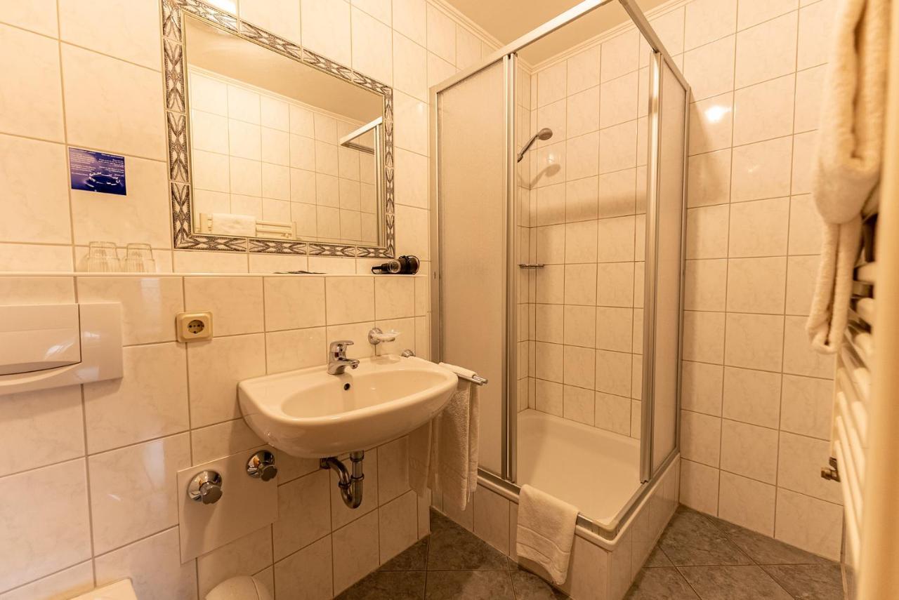 Hotel Fronhof Mettendorf Extérieur photo